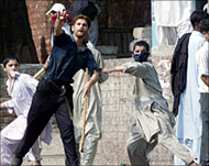 Supporters of Azam Tariq riotedafter his assassination