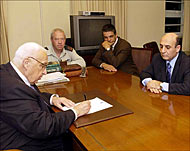 Israel's cabinet has approved theplan to give up Gaza settlements