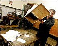 The result of the referendum willdecide many detainees' fate