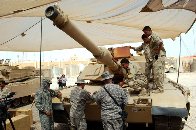 US troops train Iraqi soldiers