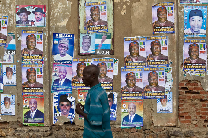 Riz Khan - Nigeria: Democracy in line