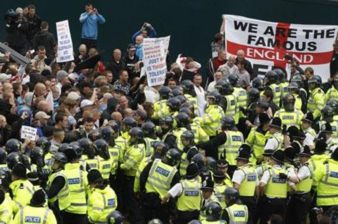 The Cafe: Bradford riots UK police