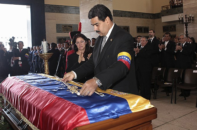 Maduro tribute