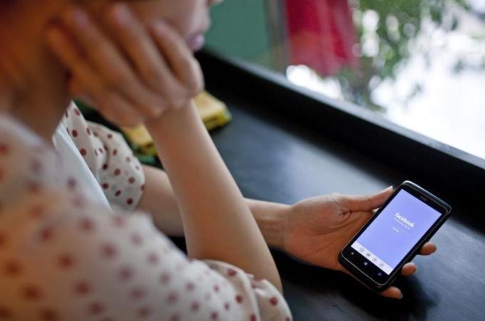 Lulu allows women to use Facebook profiles to anonymously rate men [EPA]