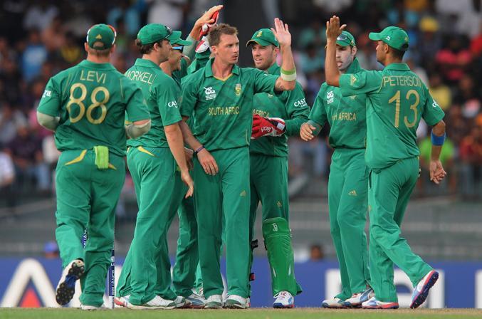 A fully fit Dale Steyn (centre) will remain a worry for opposition batsmen [GALLO/GETTY]