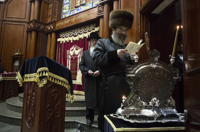 A 2013 survey found 73 percent of Israelis see its religious bodies as 'corrupt' or 'very corrupt' [Reuters]