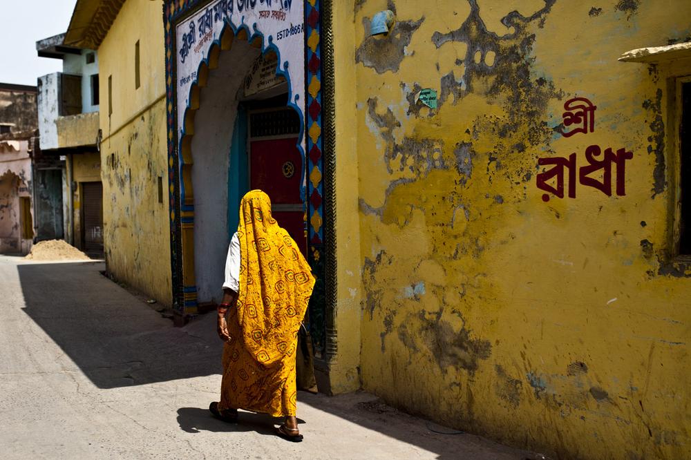 <p>New York-based fashion designer Kopal visited Vrindavan and announced she was launching a new training project in partnership with Sulabh International, an Indian not-for-profit NGO.</p>