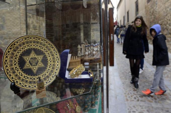 Spain's present-day Jewish community is about 100,000-strong [AFP]