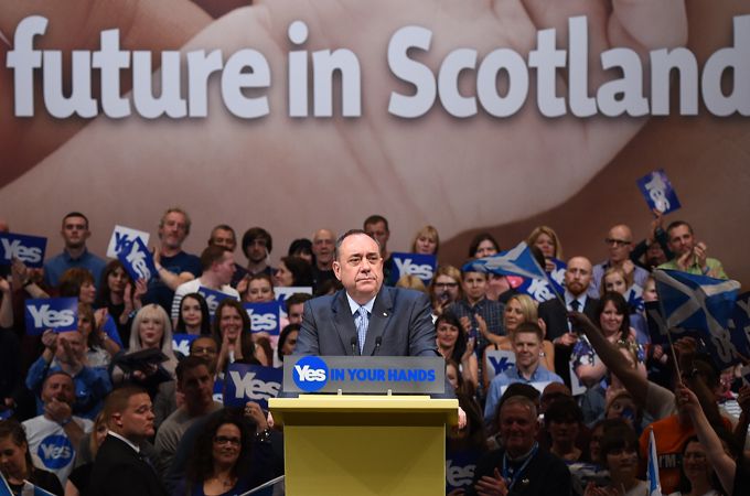 Scotland's First Minister Alex Salmond delivers his final independence speech to supporters [EPA]