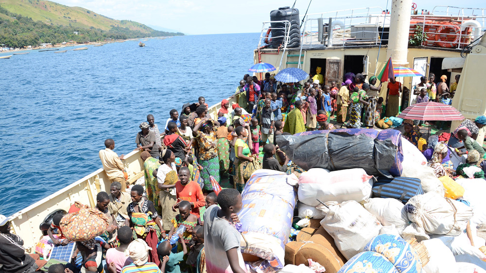 About 2,000 refugees are transferred each day from Kagunga village to Nyarugusu refugee camp [Azad Essa/Al Jazeera]