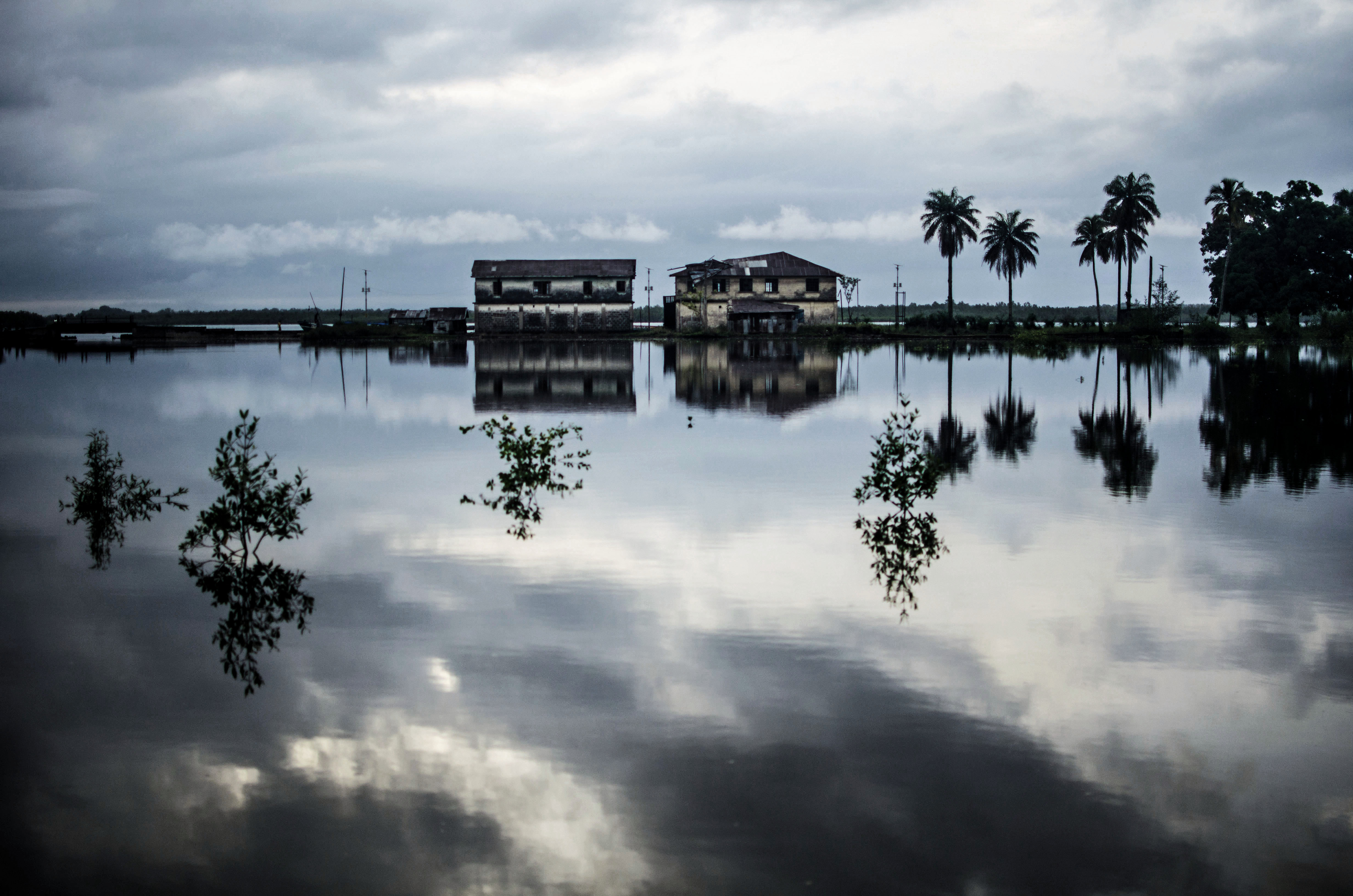 sierrea leone/ DO NOT USE/ RESTRICTED