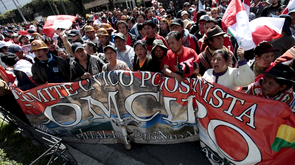 Demonstraters are demanding the central government puts more money into public works projects [Reuters]