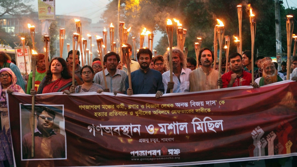 Activists in the Bangladeshi capital protested against the killing of blogger Ananta Bijoy Das in May 2015 [EPA]