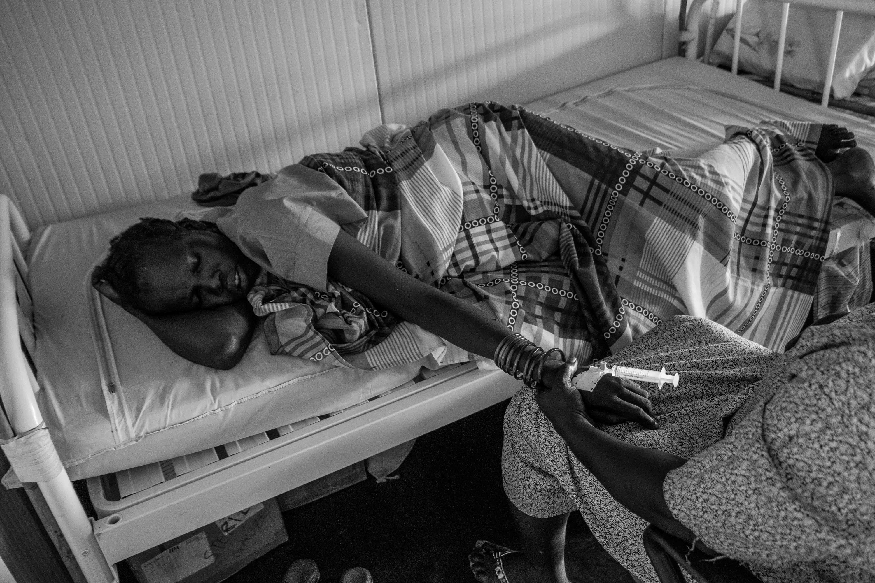 Please DO NOT USE/ WOMEN MAKE CHANGE