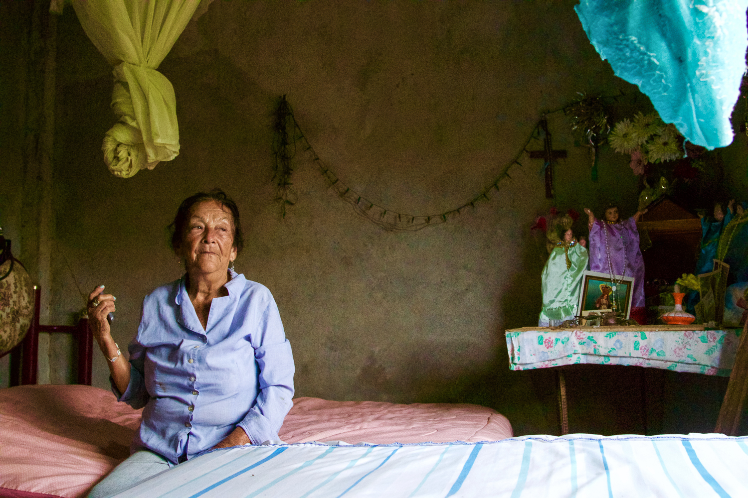 Chevron/ DO NOT USE/ RESTRICTED