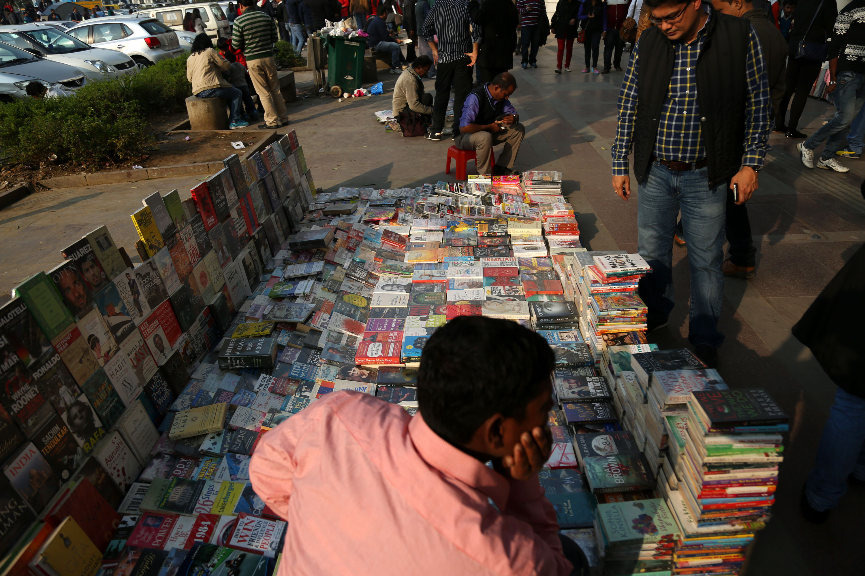 Street vendors Delhi India [Showkat Shafi/Al Jazeera]