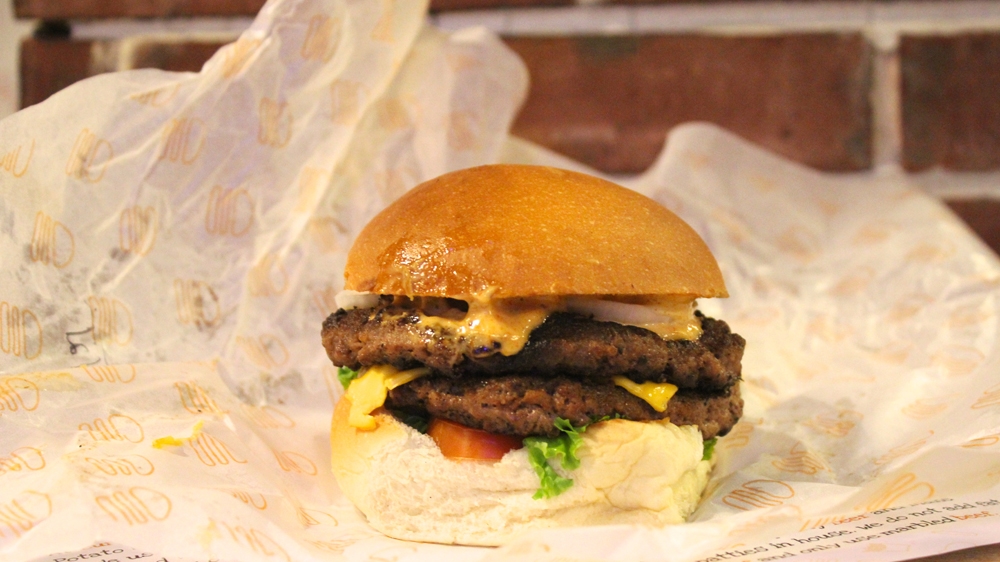 AJEats - Karachi burgers - Sanam Maher