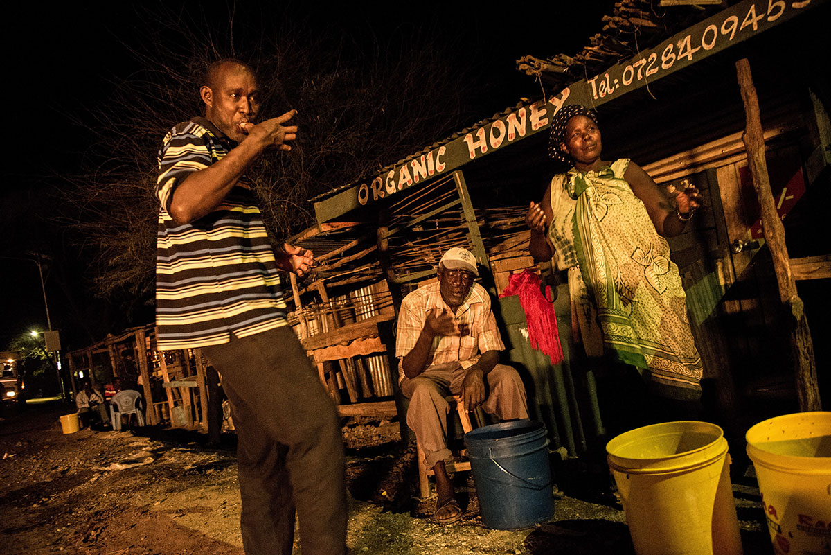 Dripping Gold: On the Hunt for Honey in Kenya/ Please Do Not Use