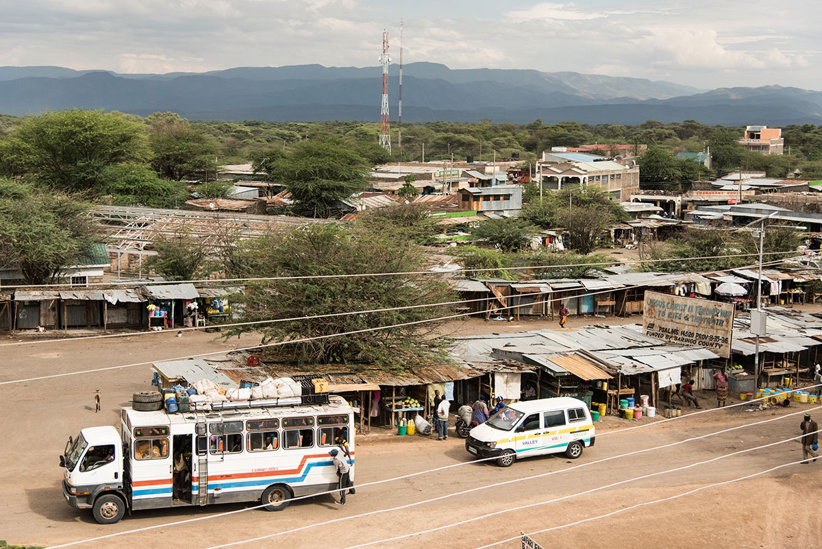 Dripping Gold: On the Hunt for Honey in Kenya/ Please Do Not Use