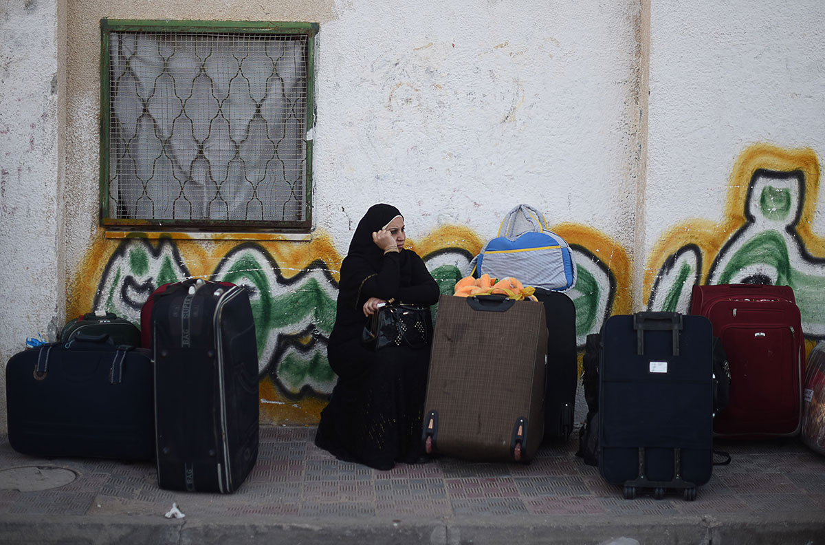 Palestinians wait at the Rafah border/ Please Do Not Use