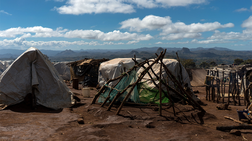 Refugees have been making their way to Kapise for the past year since fighting erupted between government troops and Renamo rebels [Sorin Furcoi/Al Jazeera]