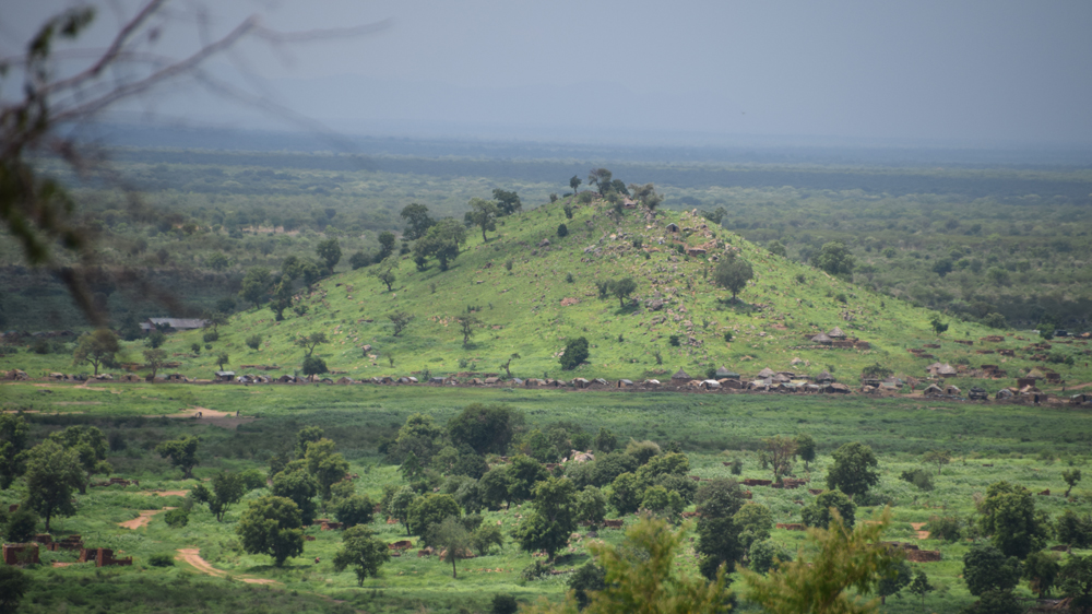 Al Azarak was the scene of bitter fighting between the SAF and the SPLA [Al Jazeera]