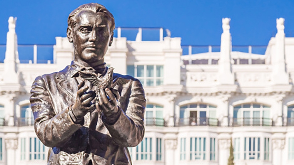 A statue tribute to Federico Garcia Lorca at Plaza de Santa Ana square in Madrid [Getty]