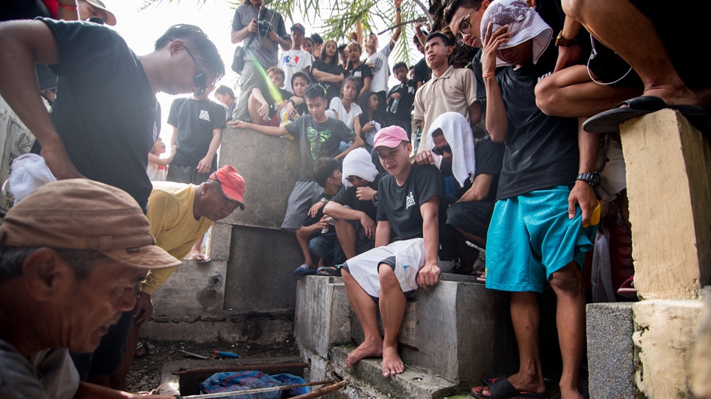 Sison is one of more than 2,500 people killed between July 1 and September 5 during President Duterte's bloody war [Martin San Diego/Al Jazeera]