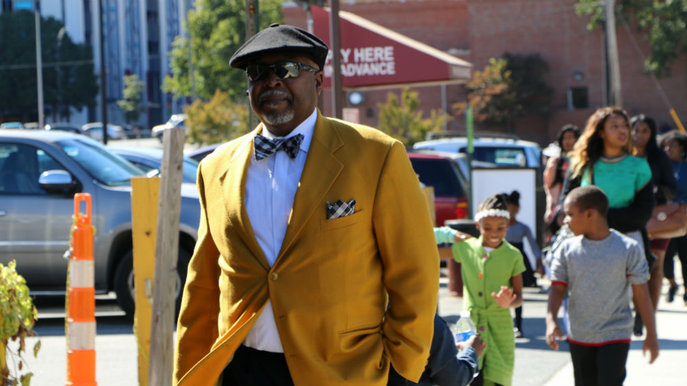 More than 160,000 people cast their ballots just on the first day of early voting [Julienne Gage/Al Jazeera]