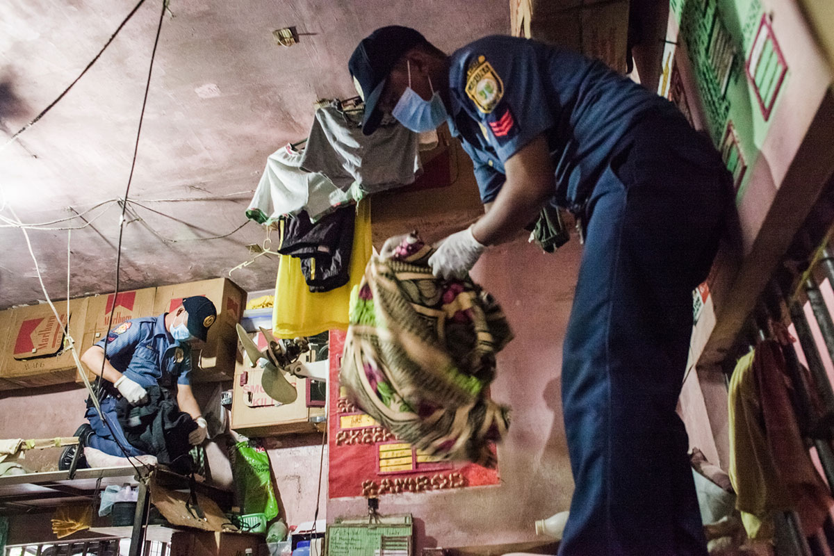 WAR ON DRUGS / Please Do Not Use