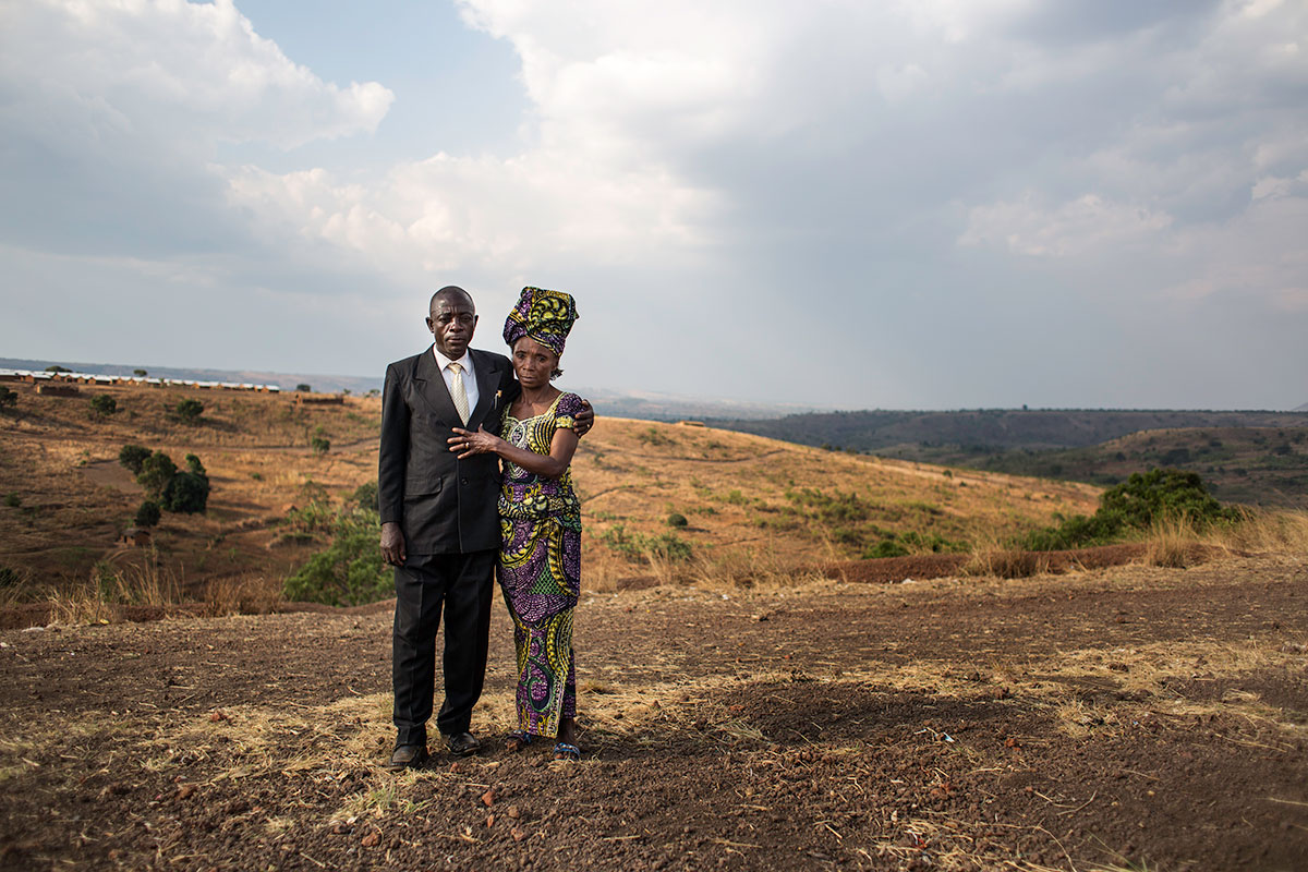 Congolese mass marriage / Please Do Not Use