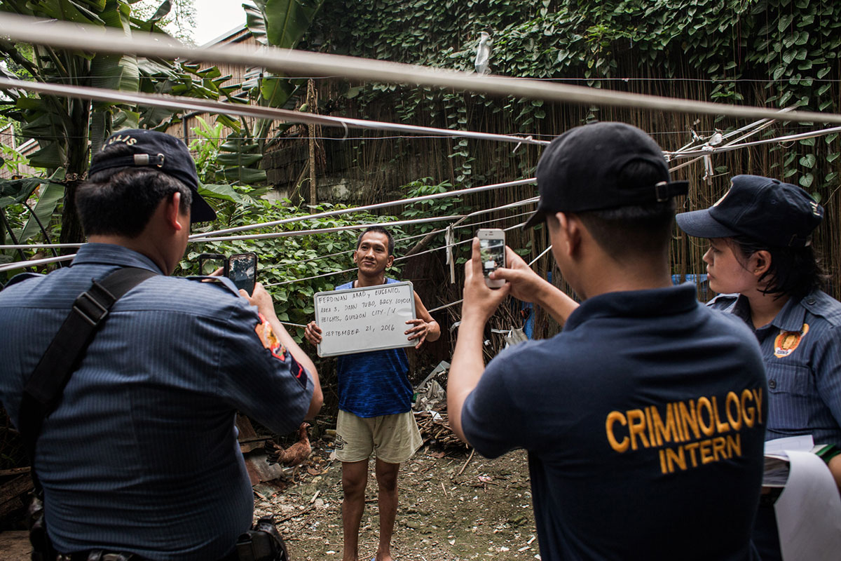 WAR ON DRUGS / Please Do Not Use