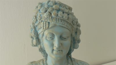 A bust of Mastura Ardalan [Tanya Goudsouzian/Al Jazeera]