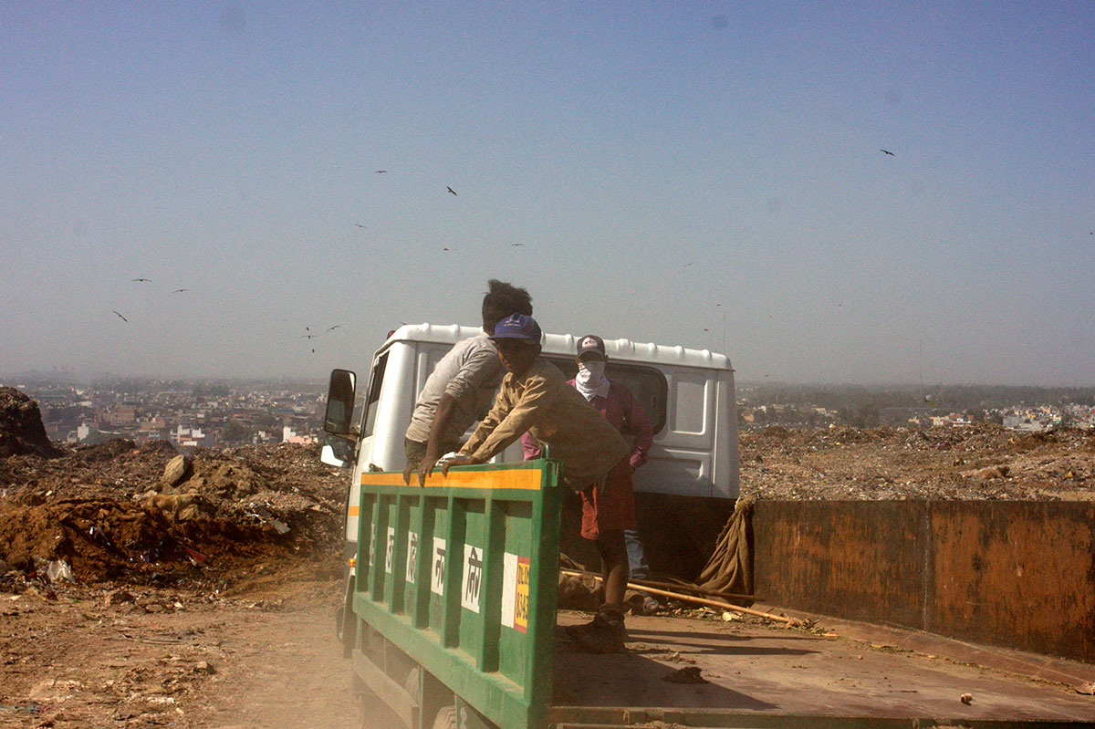 Dumpyard India / Please Do Not Use