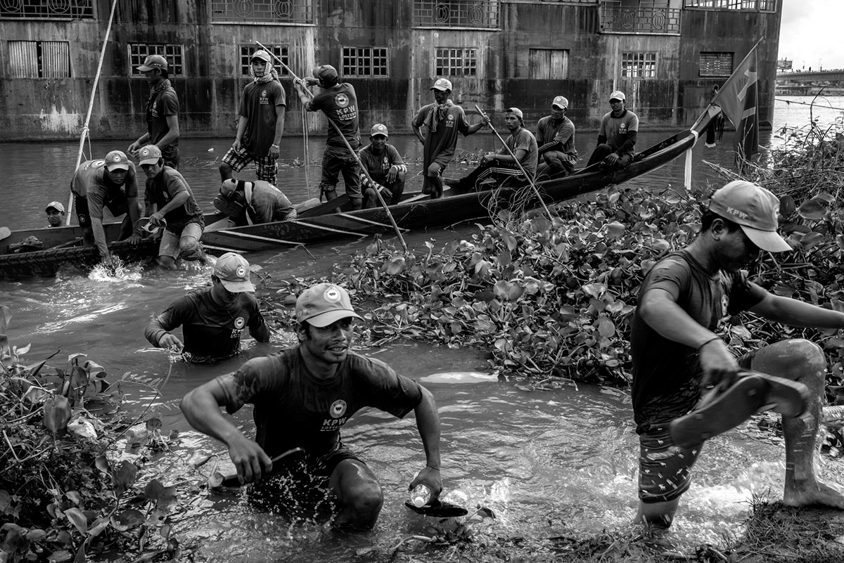 Cambodian water Festival / Please Do Not Use