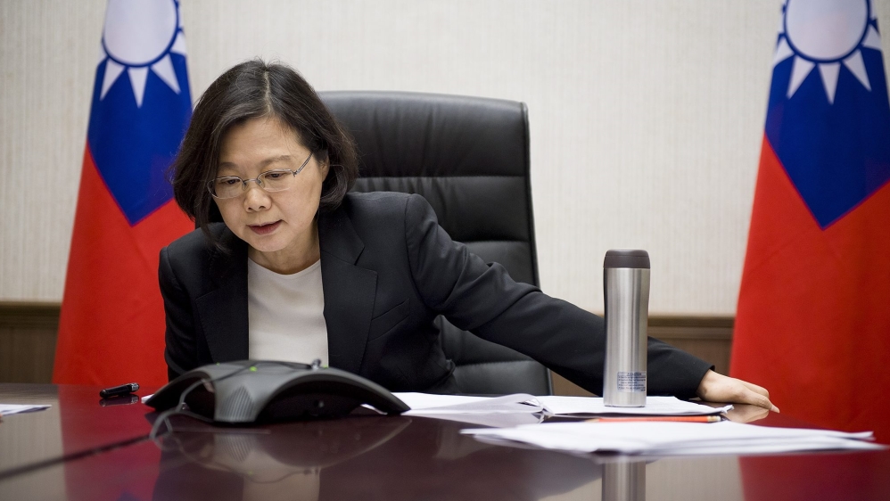 Phone conversation between Taiwanese President Tsai Ing-wen and US President-elect Donald Trump