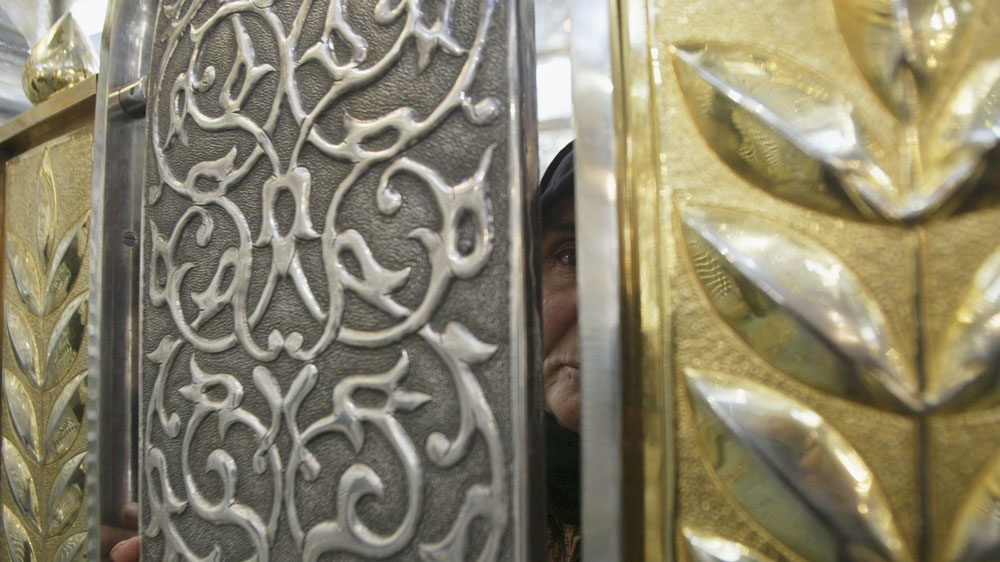 'This shrine [the Zaynab shrine] is sacred ... I am worried about people who throw stones at it and so I sent you to protect it,' wrote the wife of a fallen Iranian fighter in Syria [Getty Images]