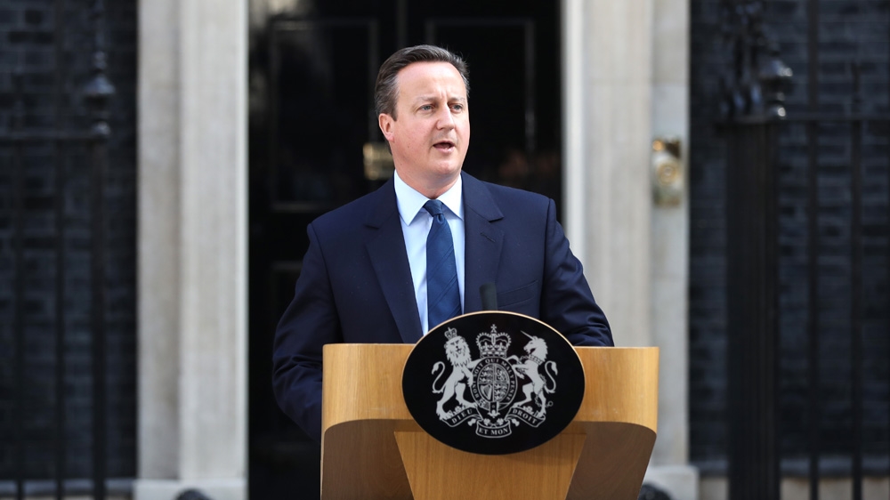 British Prime Minister David Cameron resigns on the steps of 10 Downing Street on June 24, 2016 in London, England. [Dan Kitwood/Getty Images] 