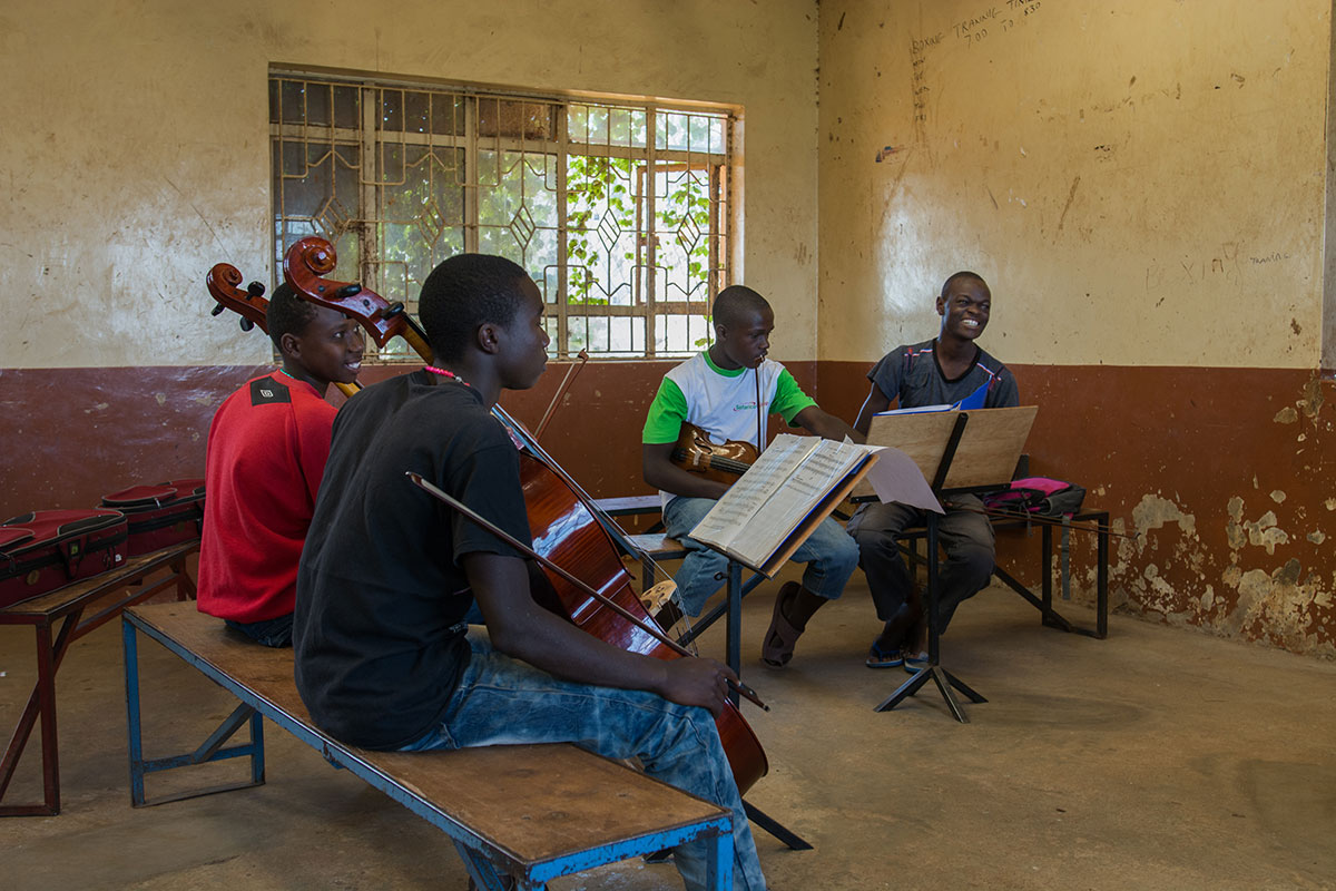 Mozart in the Korogocho slum/ Please Do Not Use
