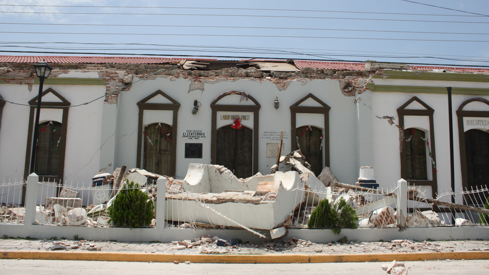 Residents of Asuncion Ixtaltepec have complained about the slow response by authorities [Chantal Flores/Al Jazeera]