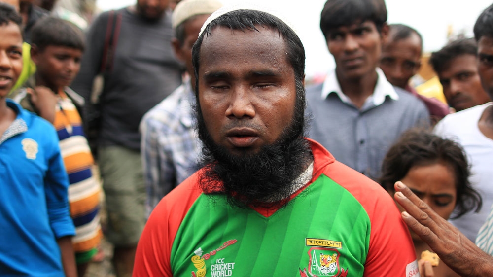 Monir Ahmed stays at Thaingkhali unregistered refugee camp [Showkat Shafi/Al Jazeera]