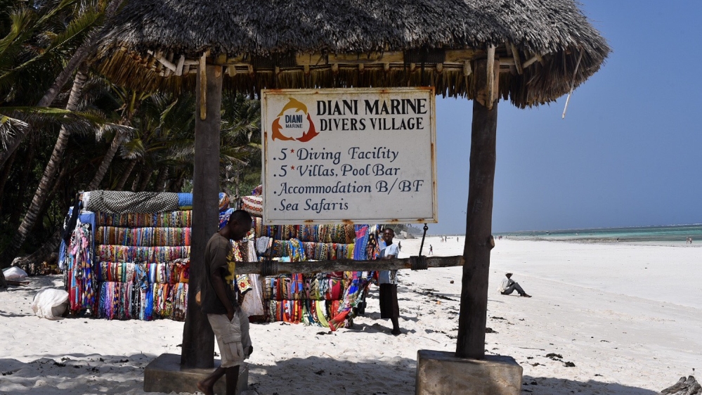 Young men in tourist-dependent coastal towns say they can no longer make ends meet [Mohamed Aligab/Ali Jazeera]