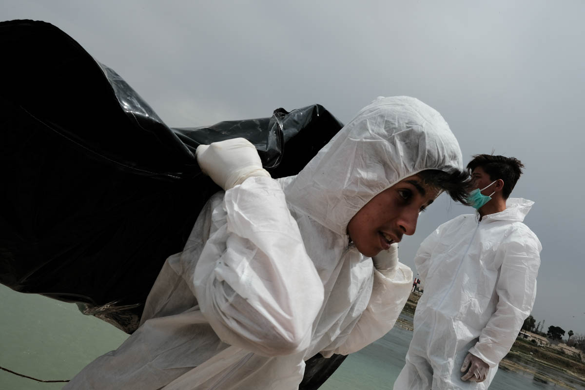 The body collectors of Mosul/Please Do Not Use