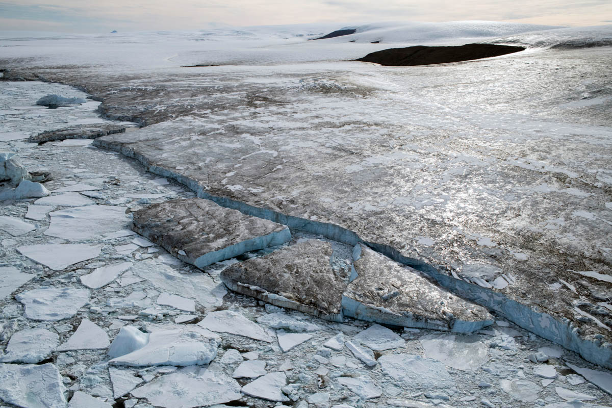 The Antarctic ice sheet is the largest single mass of ice of Earth. But parts of it are breaking off and melting at an alarming rate.