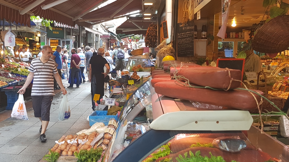 IMF says Turkey's economy is predicted to grow 4.3 percent in 2018 and 2019 [Umut Uras/Al Jazeera]