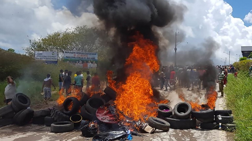 INTERACTIVE: Venezuela''s economic collapse outside image