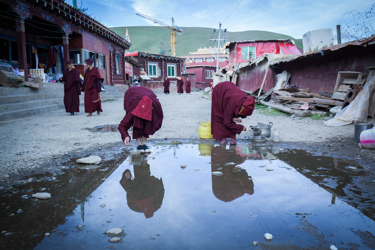 Yarchen Gar: The mountain monastery