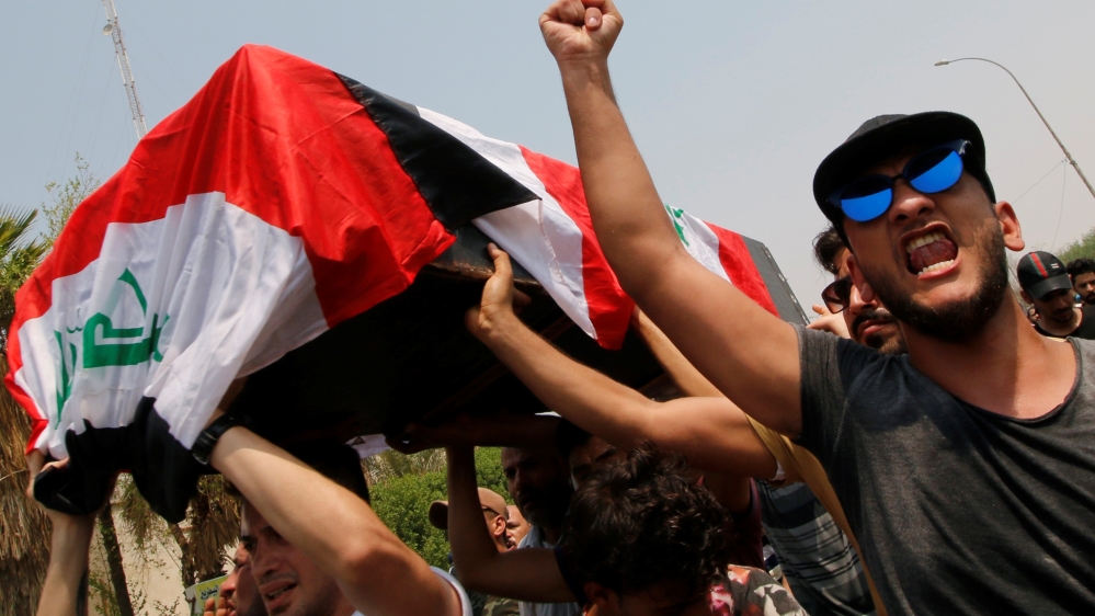 Hundreds gathered to mourn the death of Yasser Makki, who was killed in clashes on Monday [Reuters]
