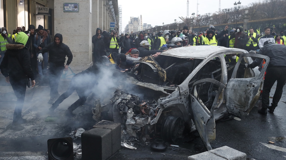 President Macron will discuss the situation at a Sunday meeting [Thibault Camus/AP Photo]