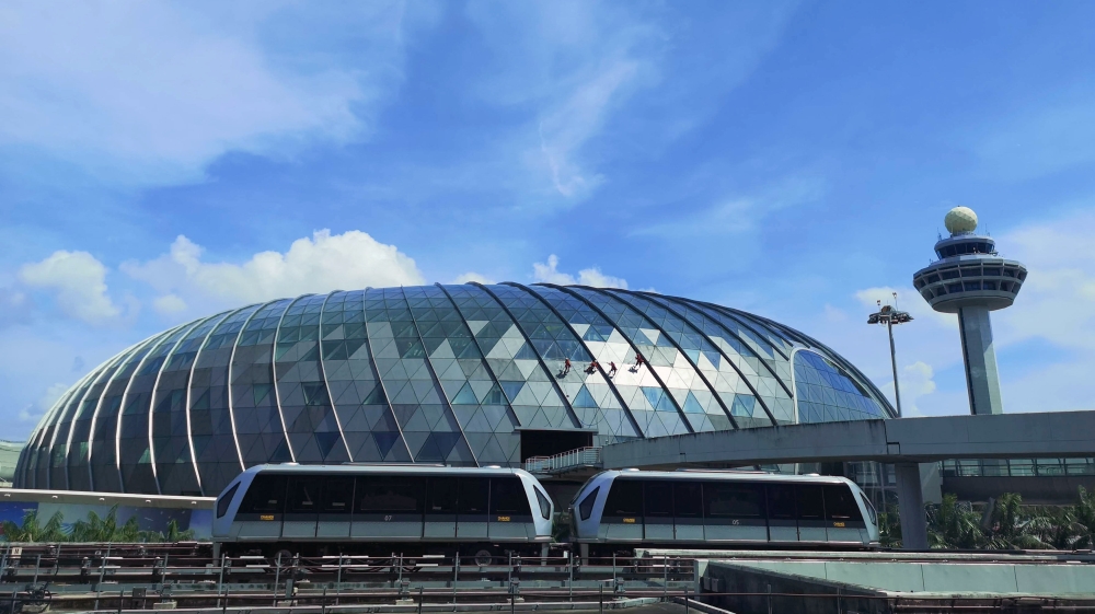 Technology that allows more planes to fly into and out of airports such as the one in Singapore could help relieve congestion [Edgar Su/Reuters]